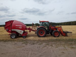 Kubota M8560 + Welger RP420 Master