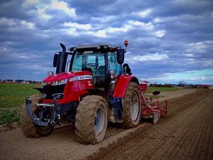 Massey Ferguson 7714S & Kverneland Accord DA 3m 