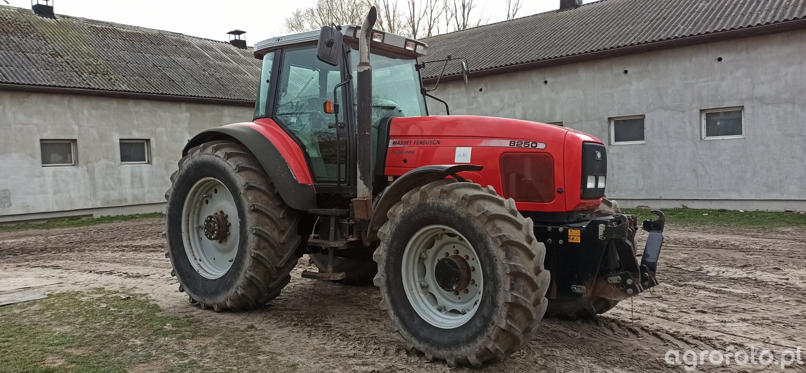 foto-ci-gnik-massey-ferguson-8250-id-773214-galeria-rolnicza-agrofoto