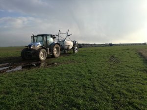 New Holland Ts130a & Hardi evrard