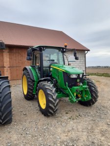 John Deere 5090M