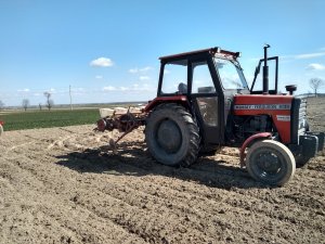 Massey Ferguson 235