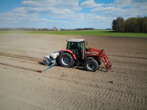 Massey Ferguson 5435 & Monosem