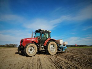 Massey Ferguson 5435 & Monosem