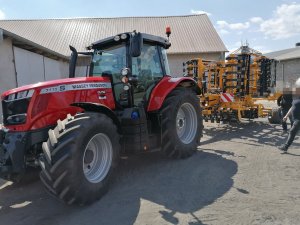 Massey ferguson 7715s