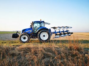 New Holland t5 100