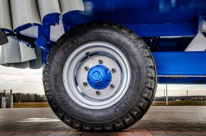 Wóz paszowy RINO FX 800