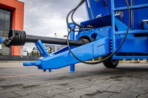 Wóz paszowy RINO FX 800