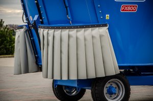 Wóz paszowy RINO FX 800