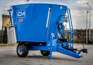 Wóz paszowy RINO FX 800