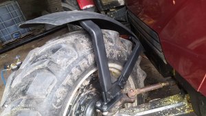 Case 5130 przednie błotniki