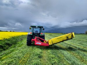 John Deere 5100R + Pöttinger novadisc 305