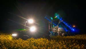 John Deere 6120 + Evrard Meteor Plus 2500