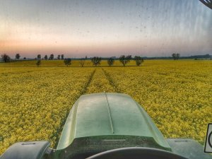 John Deere 6140r oprysk na platek