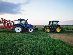 New Holland T5 100 & John Deere 5080R