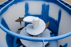 RINO FXS900 HD 9m3 na szerokim ogumieniu