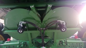John Deere T 560/660 rozrzutnik plew