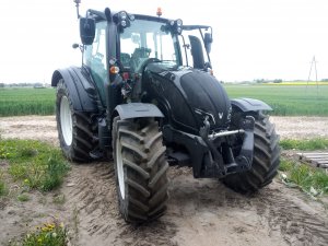 Valtra N114e