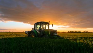 John Deere 6120 + Bogballe L2 Plus