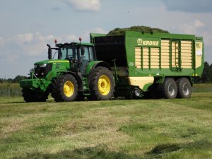 John Deere 6195M i Krone MX 370GD