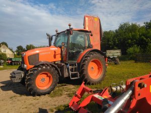 Kubota M135 GXIII I Vicon Extra 232