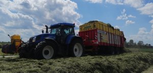 New Holland T7550 + Pottinger Jumbo 6610D