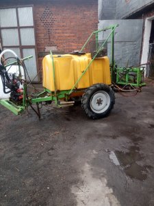 Opryskiwacz Skotarek 1200l