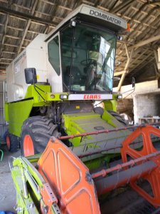 Claas Dominator 150 