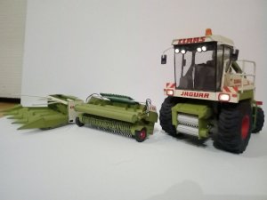 Claas Jaguar 695 Mega- wydawnictwo Agromodels-model kartonowy