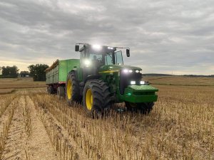 John Deere 8200