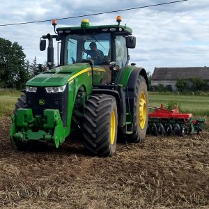 John Deere 8370R