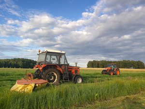 Zetor 7211 + Famarol & Kubota M5091 + Vicon EXTRΔ 124