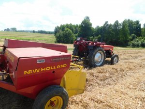 New Holland 366 & MF 135