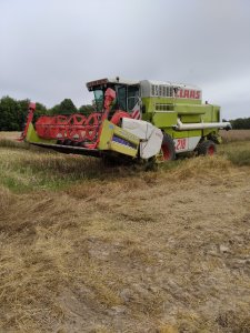 Claas Mega 218