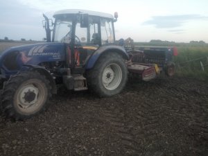 farmtrac 690 dt + uprawowo siewny 