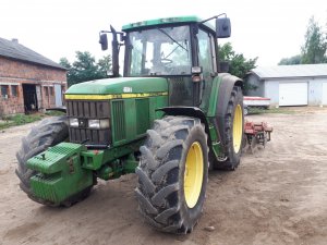 john deere 6810