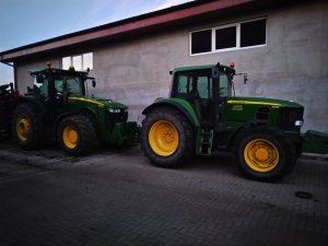 John Deere 8370R & John Deere 6830