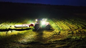 Massey Ferguson 3115E + Kuhn GMD 903 