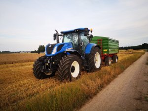 New Holland T7 + Pronar 