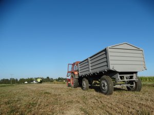 Przyczepa dwuosiowa & Mtz 82 & Claas Consul