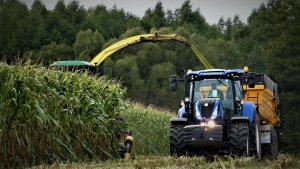 New Holland T7.175 & Wielton & John Deere 6850