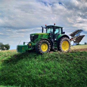 John Deere 6175M