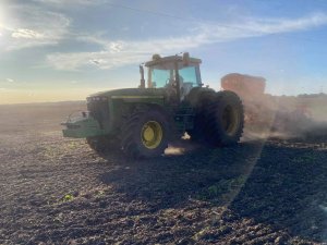 John Deere 8200 & Kuhn Speedliner 4000