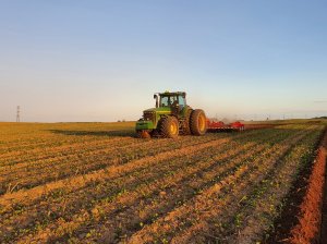 John Deere 8200 z Vaderstad carrier 650