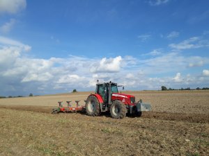 Massey Ferguson 6480 & Kverneland 150s