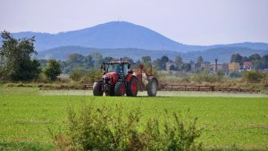 Kubota M7152 Premium KVT i Hardi Commander 2200