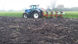 New Holland T7 165s + Kuhn Multimaster 113