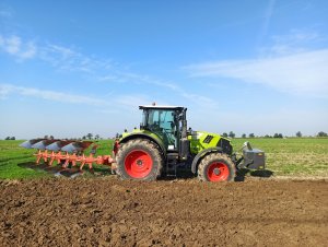 Claas Arion 630