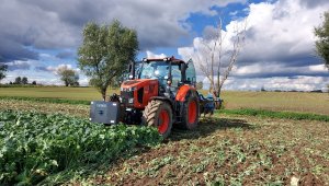 Kubota m7152 premium kvt