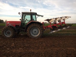 Massey Ferguson 8110& akpil KM80